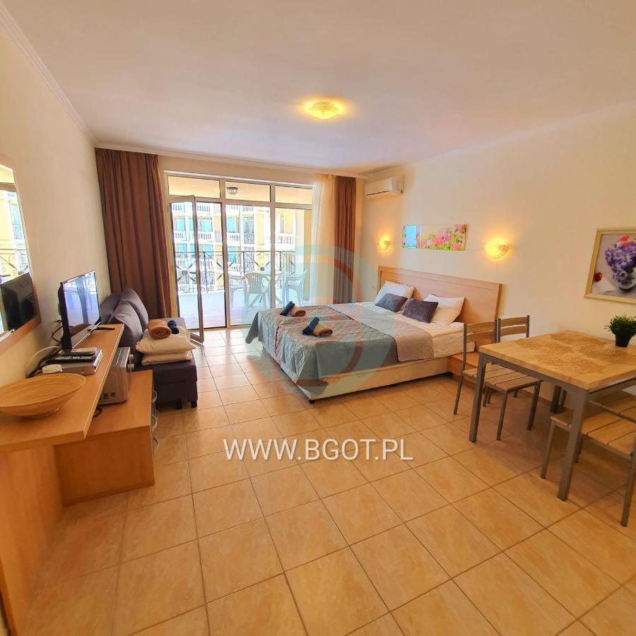 Andalucia Beach - Sea Viev Apartments Elenite Luaran gambar